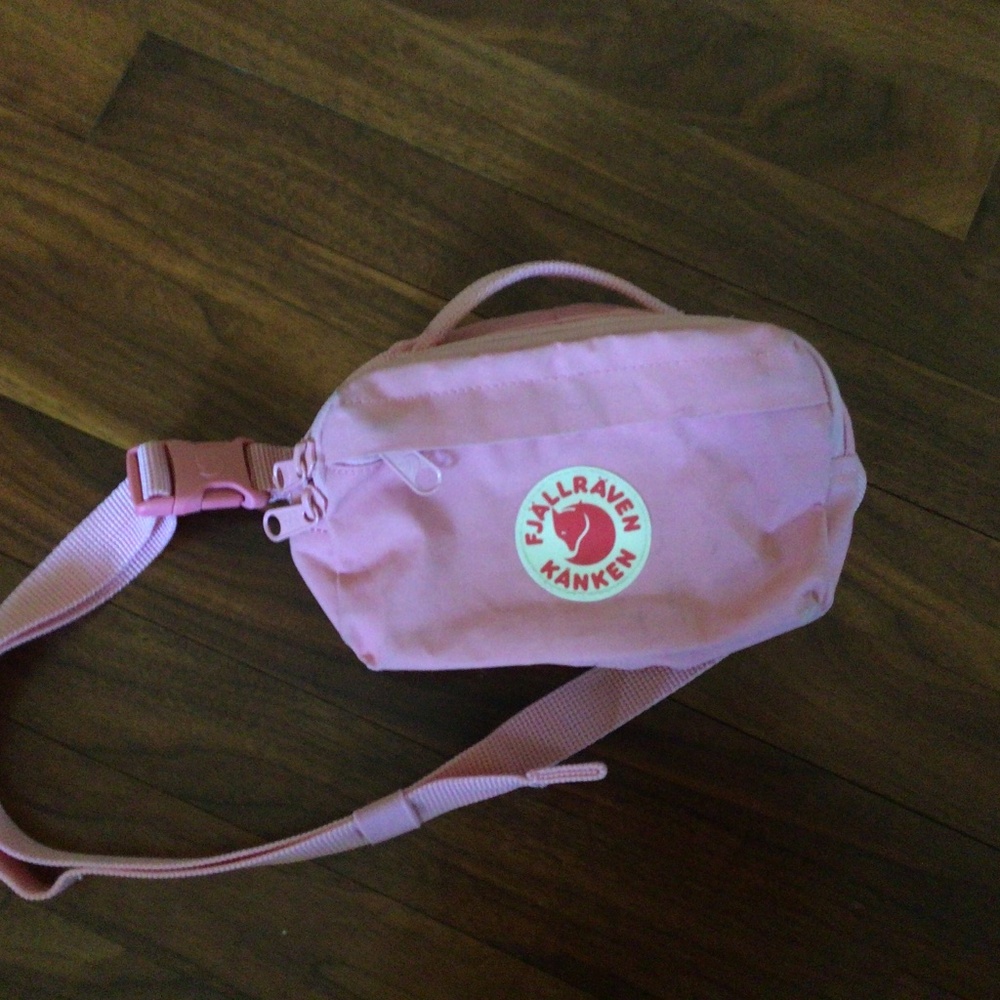 Fjallraven kanken hip pack pink